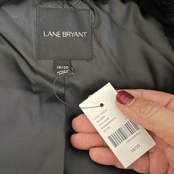 Lane Bryant Women’s Black Faux-Fur Hooded Bomber Jacket Size 18/20 NWT - Picture 5 of 9